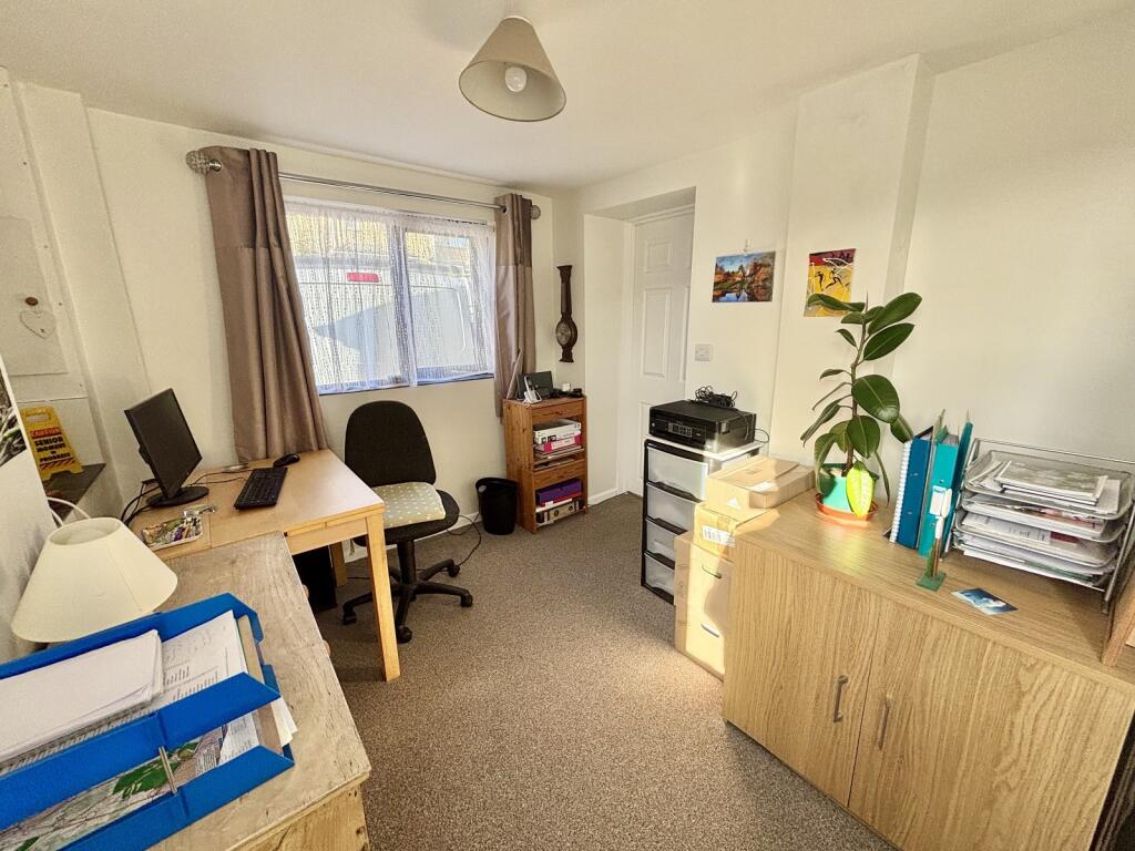 Bedroom 4/ study