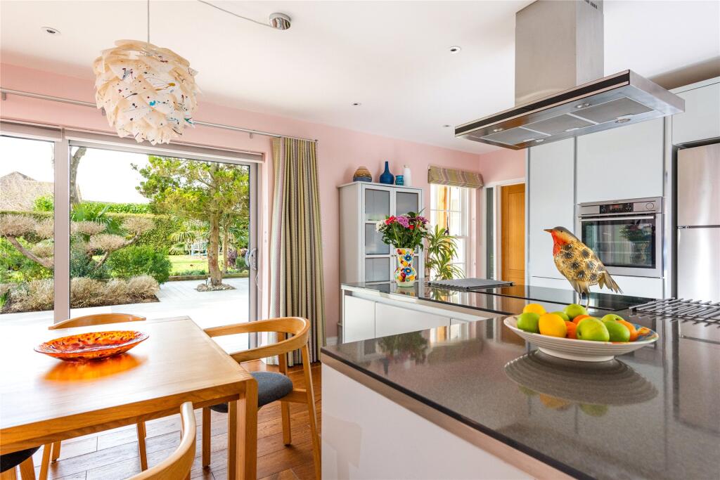 Kitchen/Breakfast 1