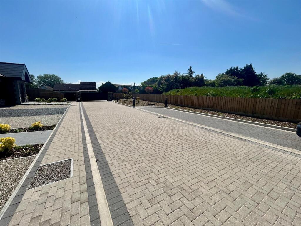 road.jpg