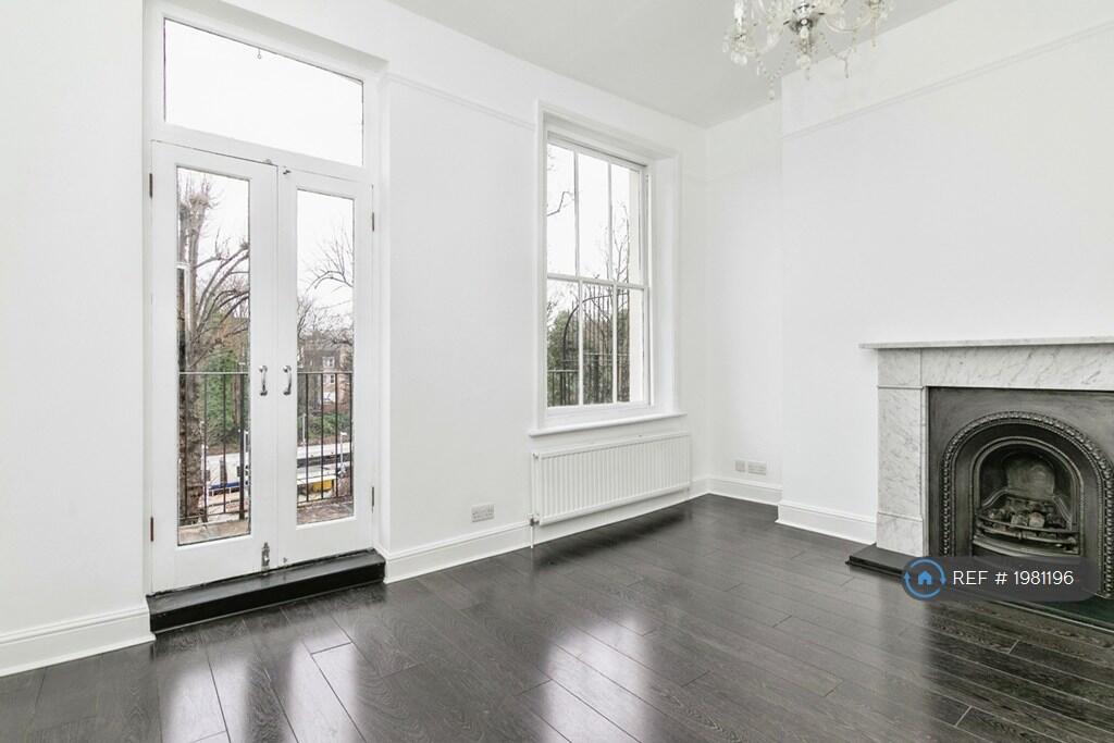 Sitting Room - Balcony