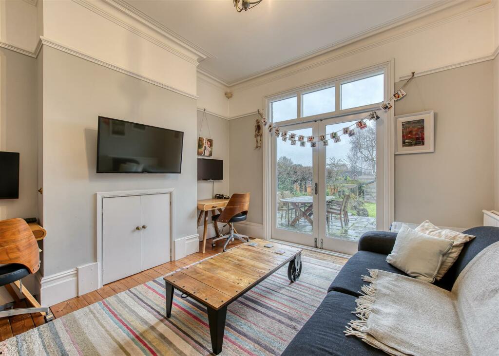 16 Church Hill Road-sitting room.jpg