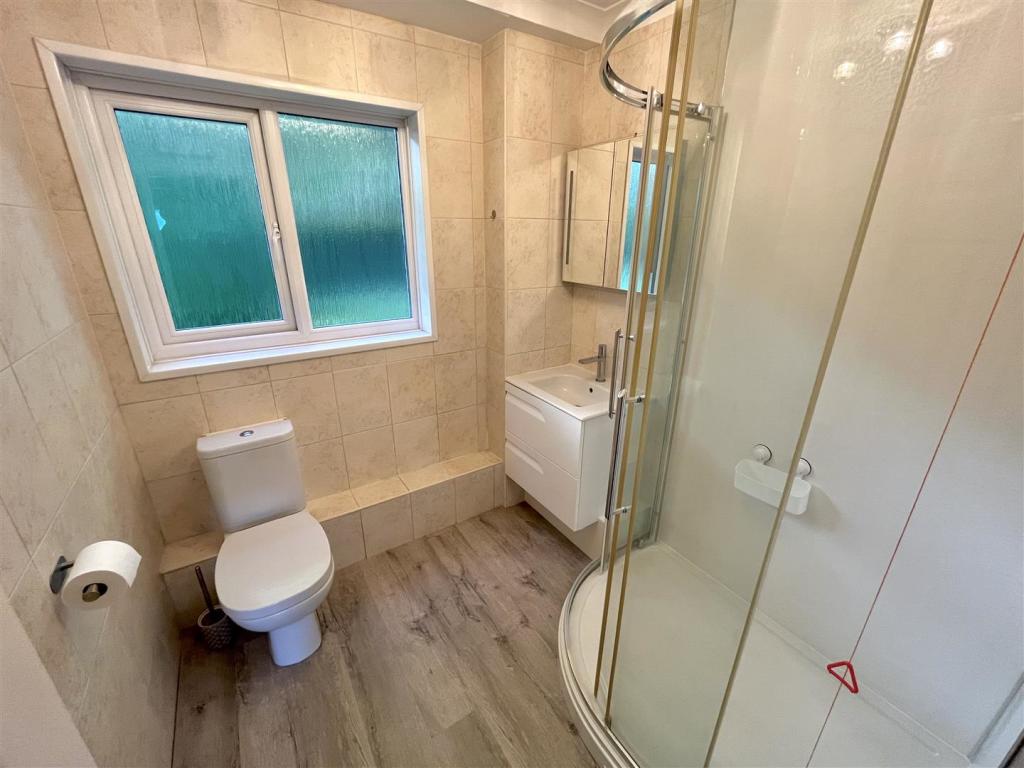 Shower Room.jpg