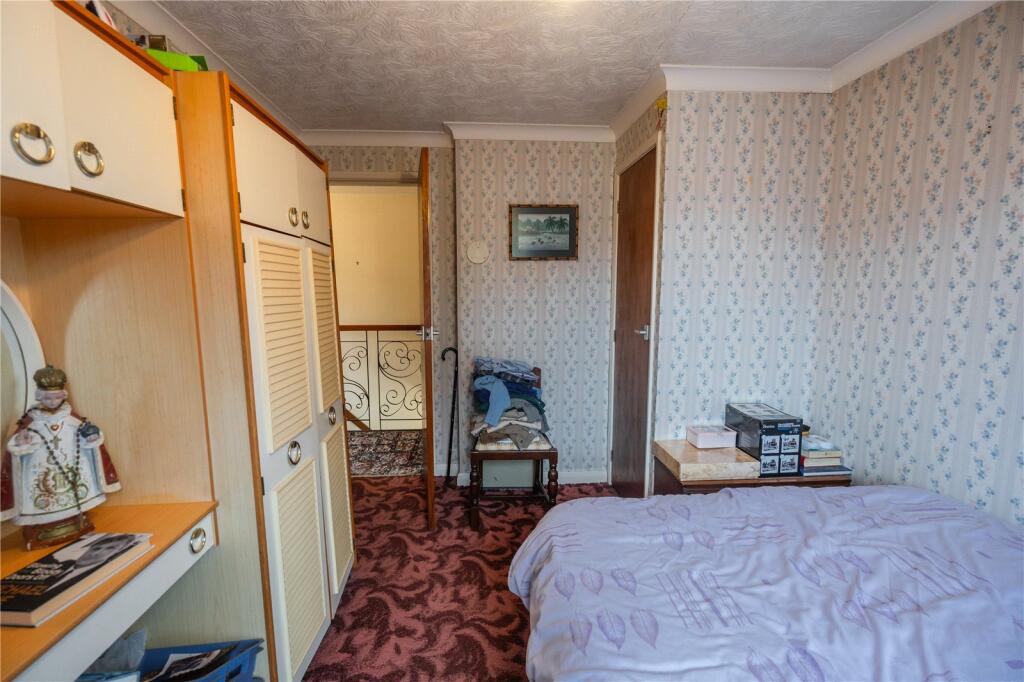 Bedroom 2 (2)