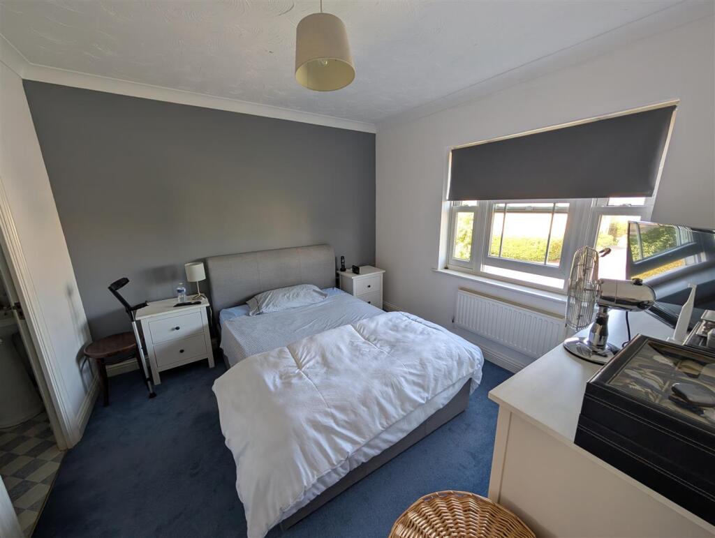 Bedroom 2 ( with En suite )