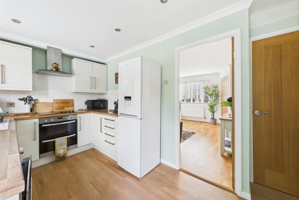 CAM05454G0-PR0039-STILL006