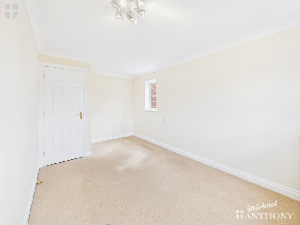 CAM03852G0-PR0378-STILL003