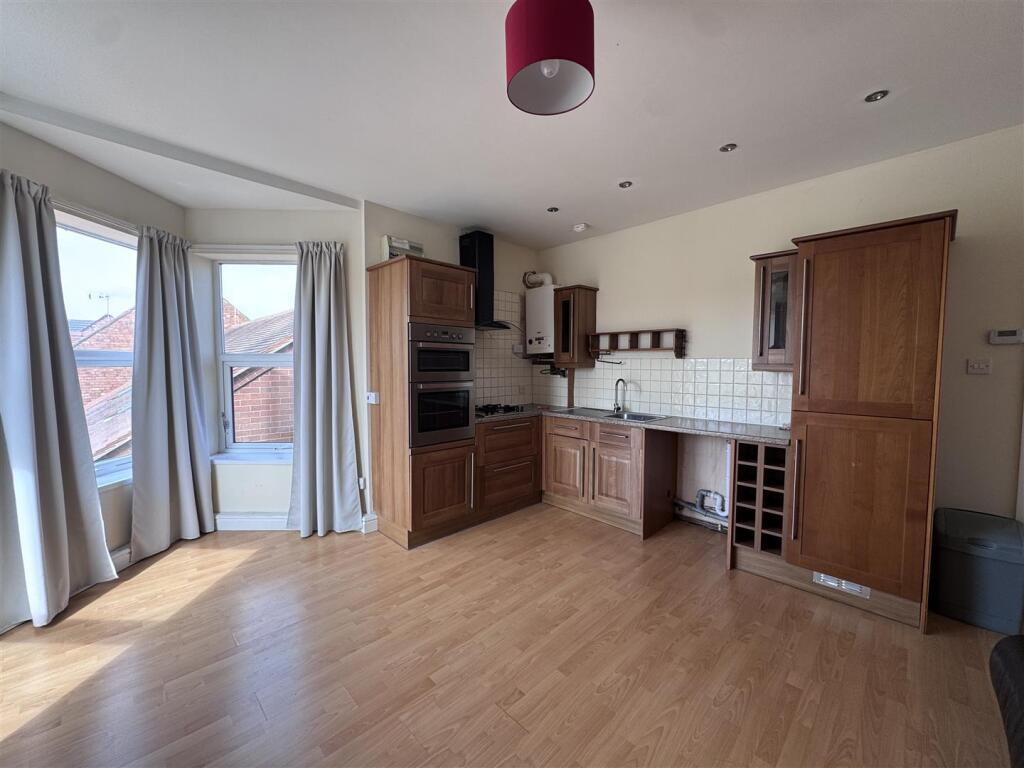 Open plan living  3 The Willows.jpeg