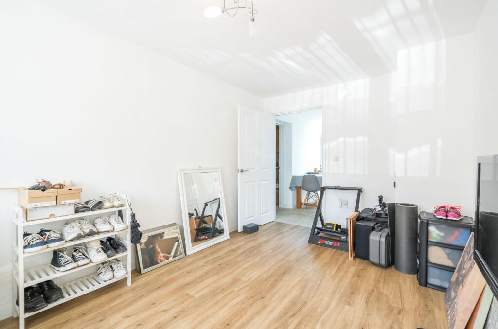 1323718-8-687e739...