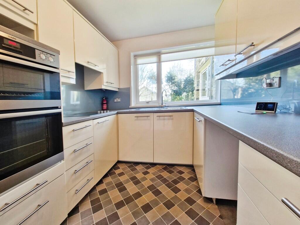 a449d478-10000335...