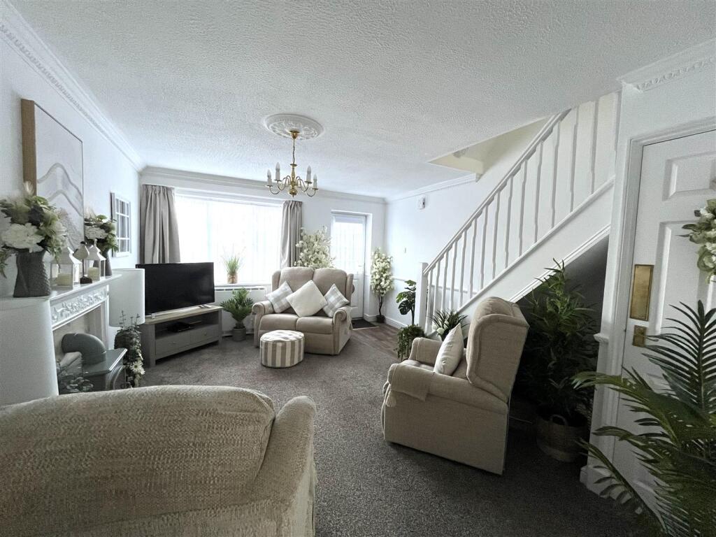 uxbridge lounge.jpeg