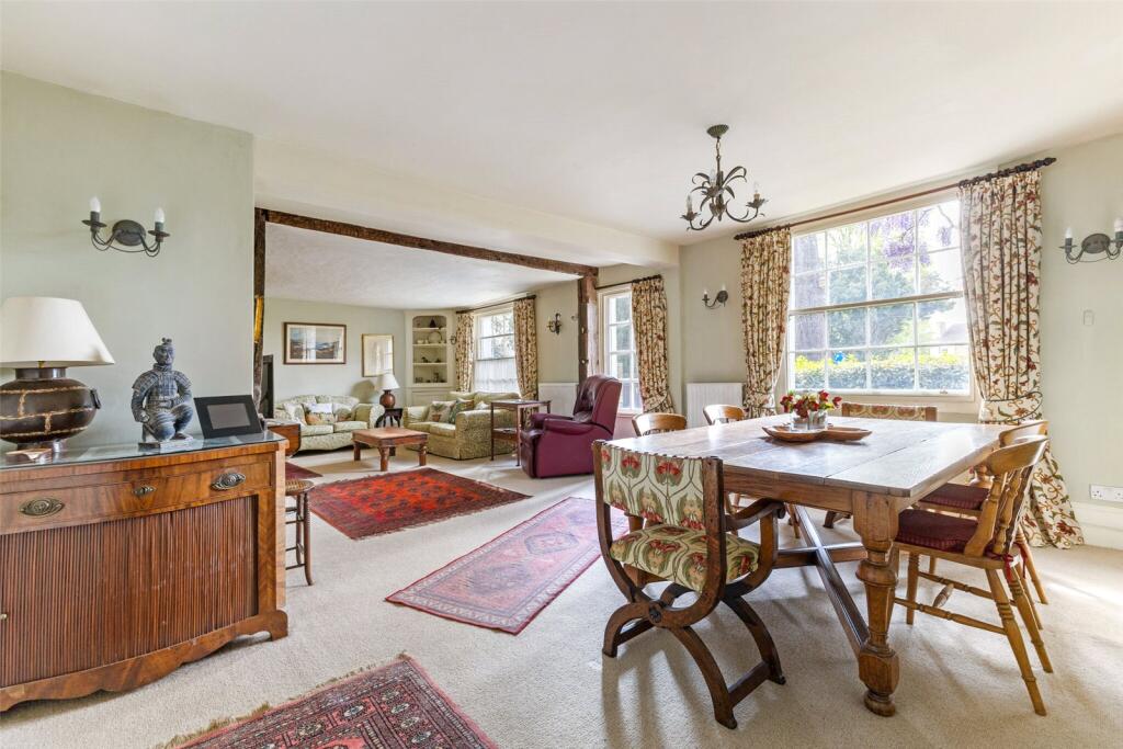 Sitting/Dining