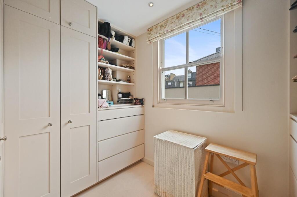 RCFBL- caithness road- bedroom, wardrobe 3 (1).jpg