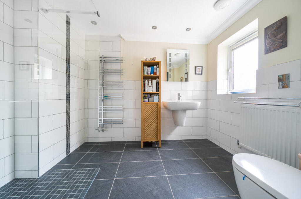 1317315-23-686576...