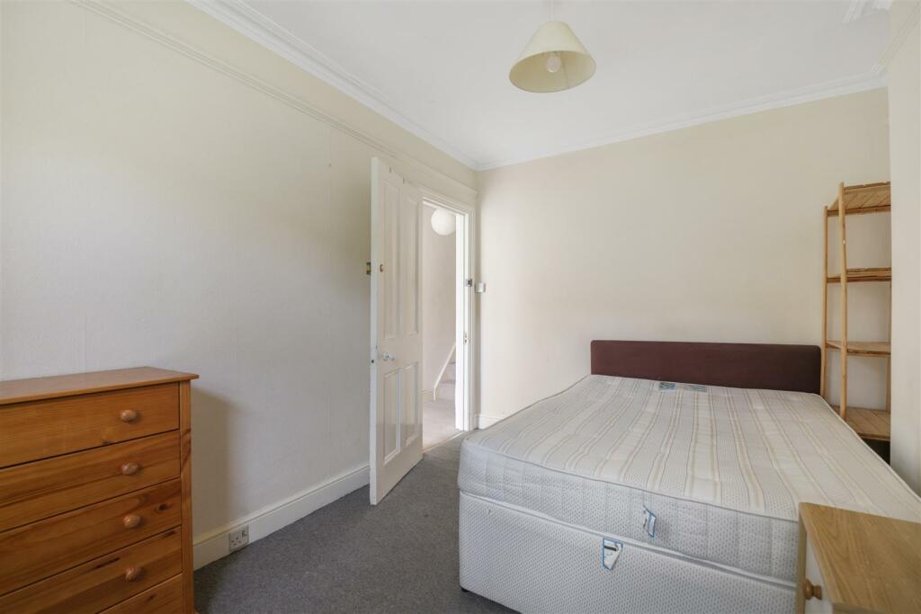 Room 1b.jpg