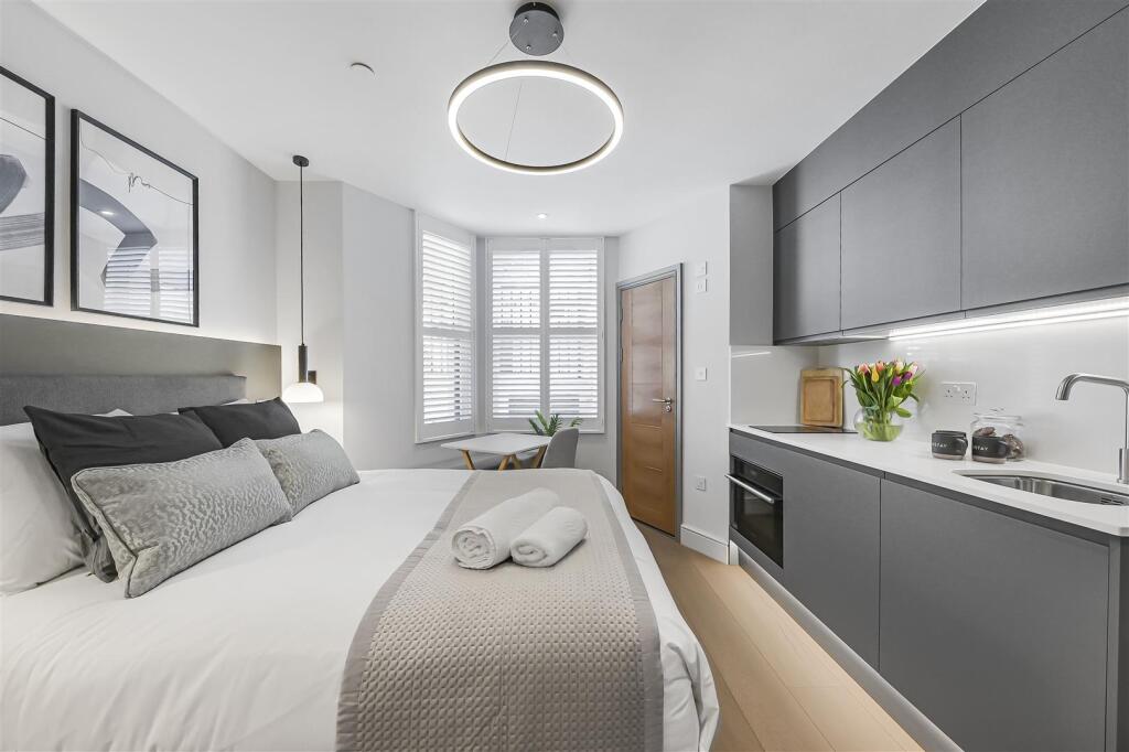 One Stay - Studio 1 - Bedroom Image 2.jpg