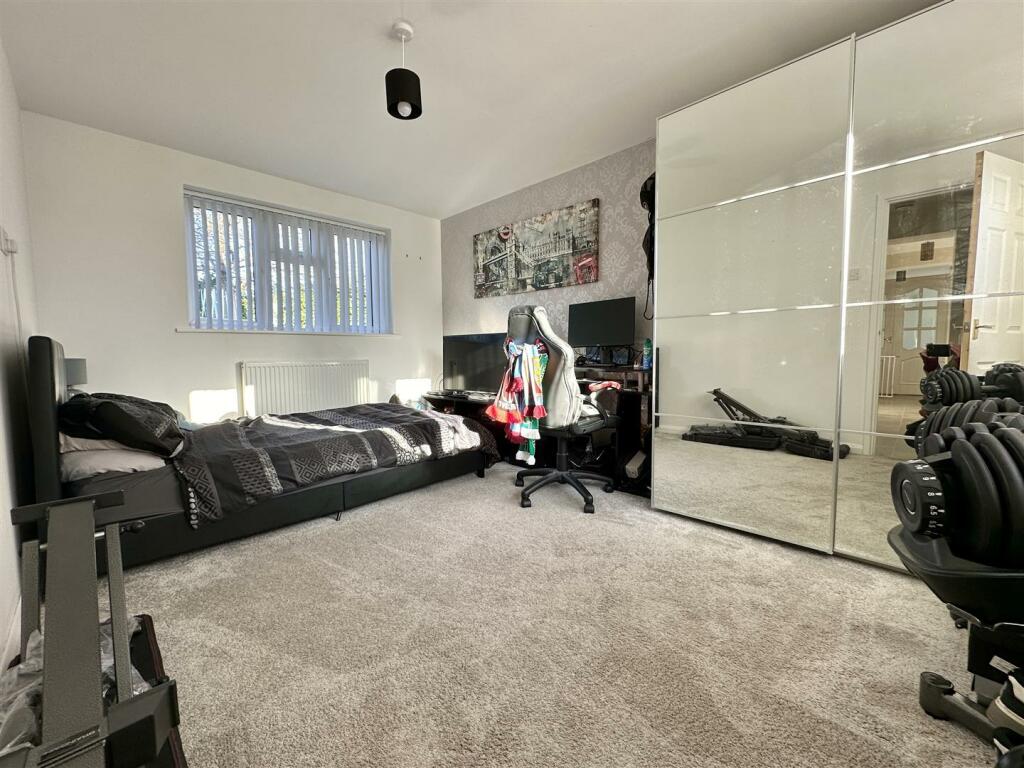 office/playroom/bed 5