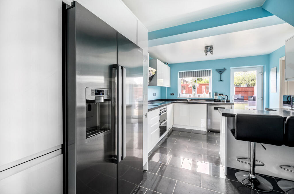 14-681c7a9bd8945-...