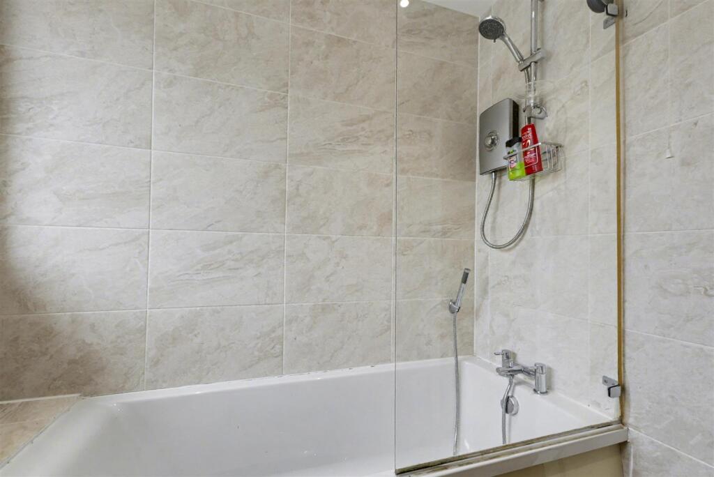 Bathroom_2.jpeg