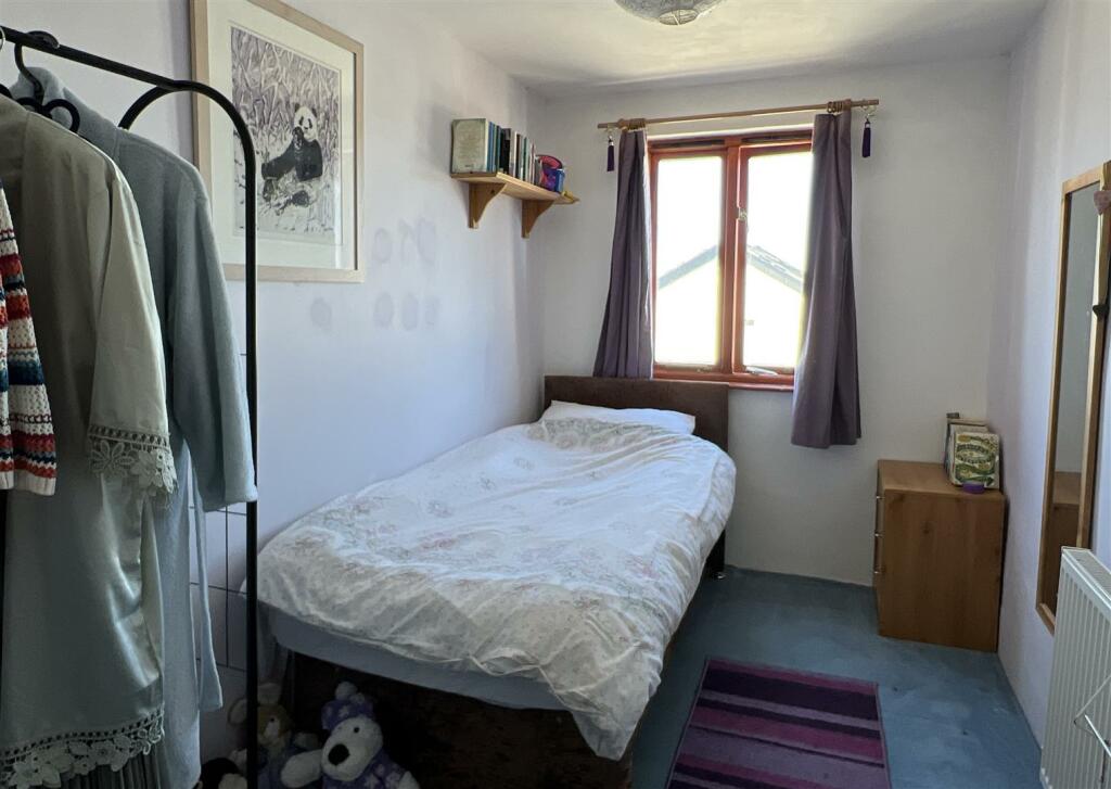bed 3.jpg