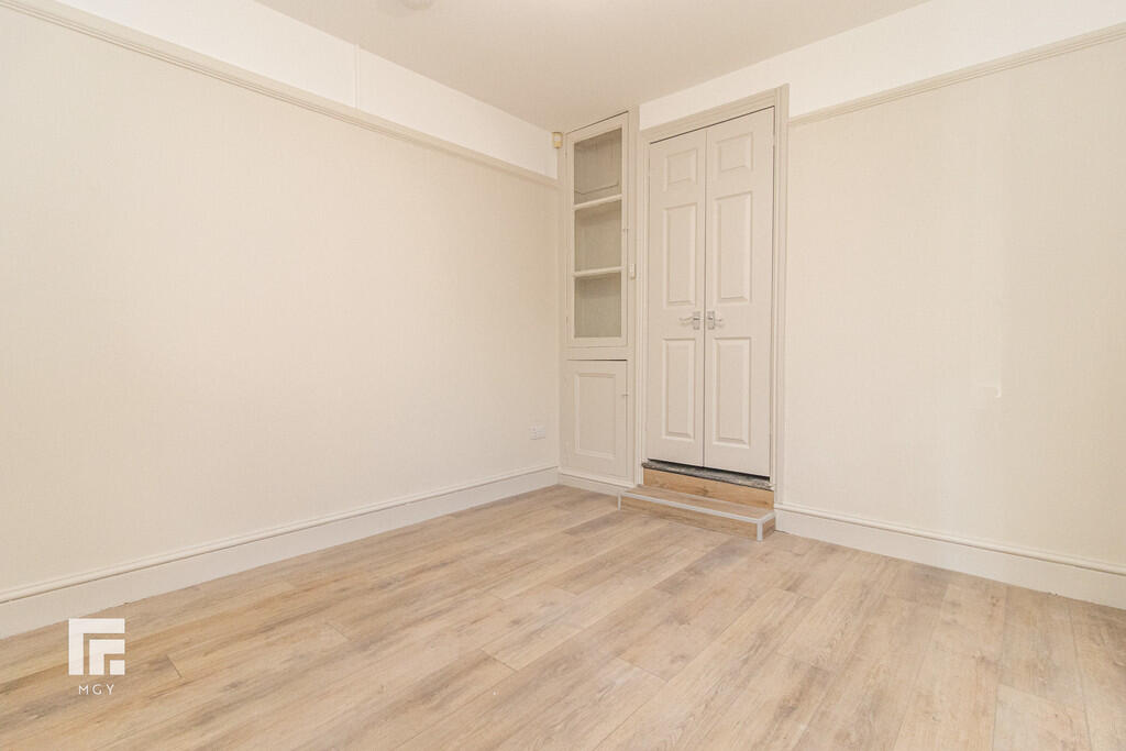 21a Lochaber St -...