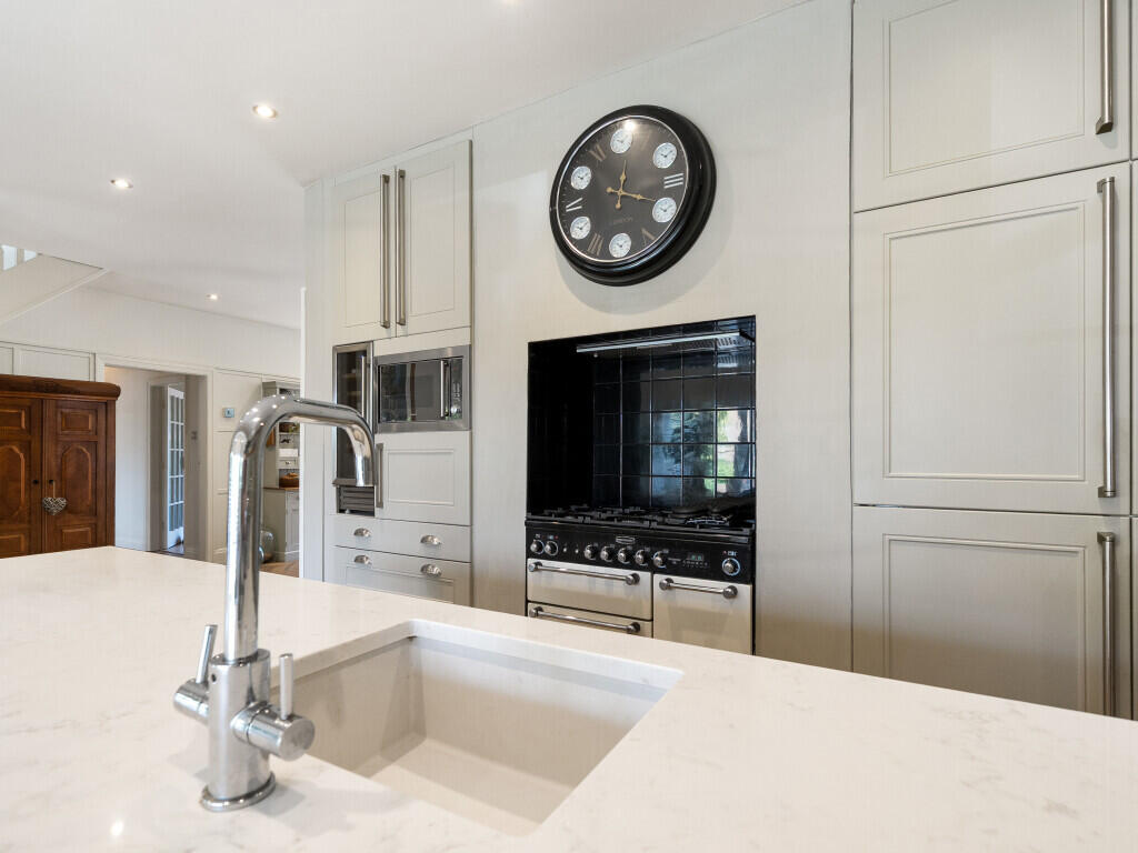 1330581-42-689da3...