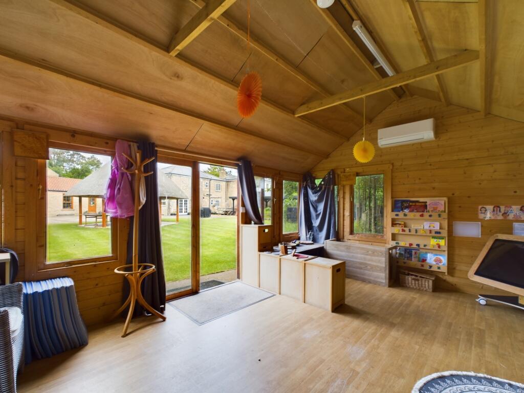 CAM02519G0-PR0134-STILL023