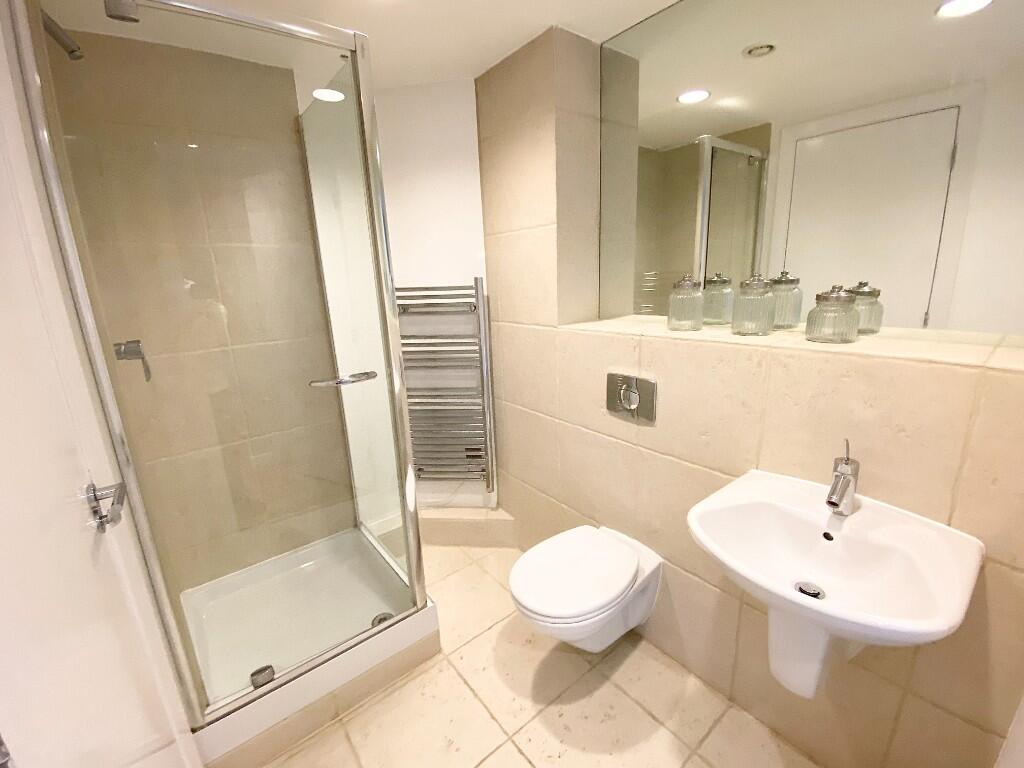 BATHROOM 2