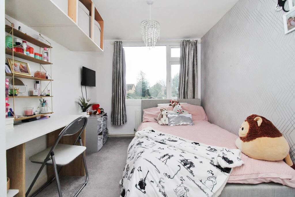 Bedrrom 2 Edited.jpg