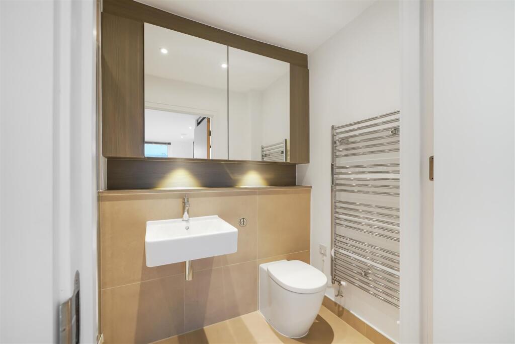 13 Mulholland House, 77 Hartfield Road - CzAM3tdwM