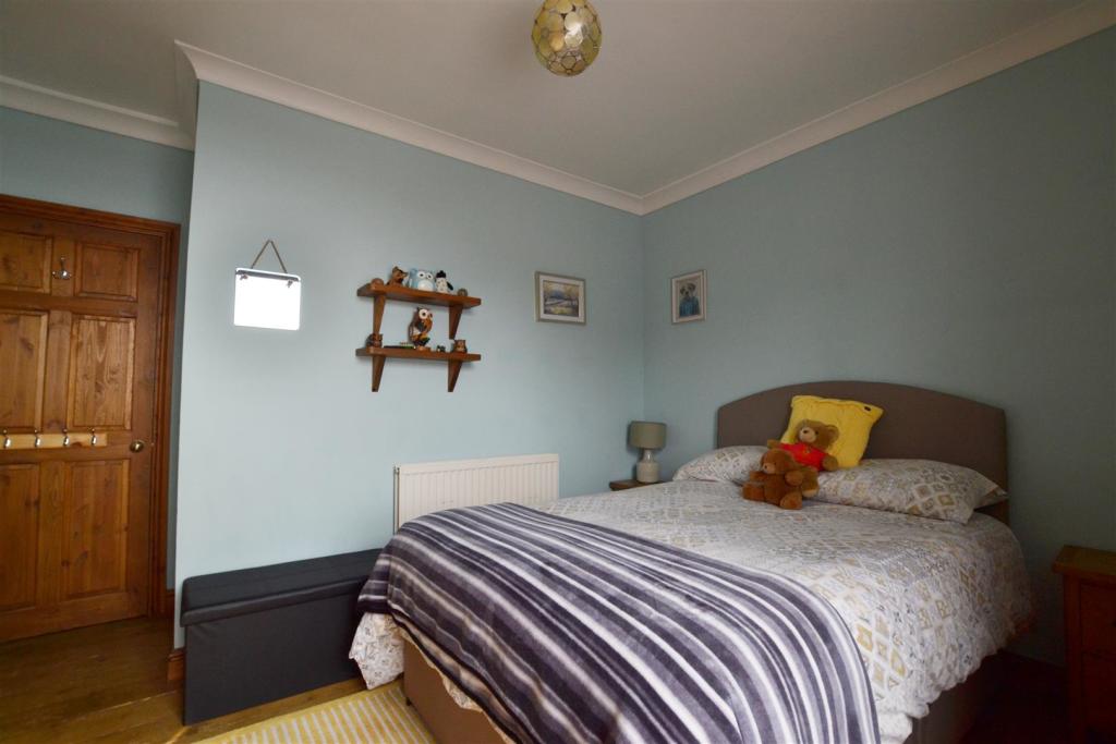 bed 2 (1).jpg