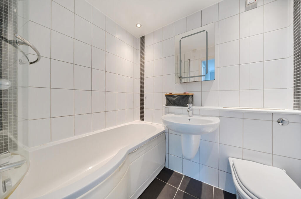 1309483-5-684a9bf...