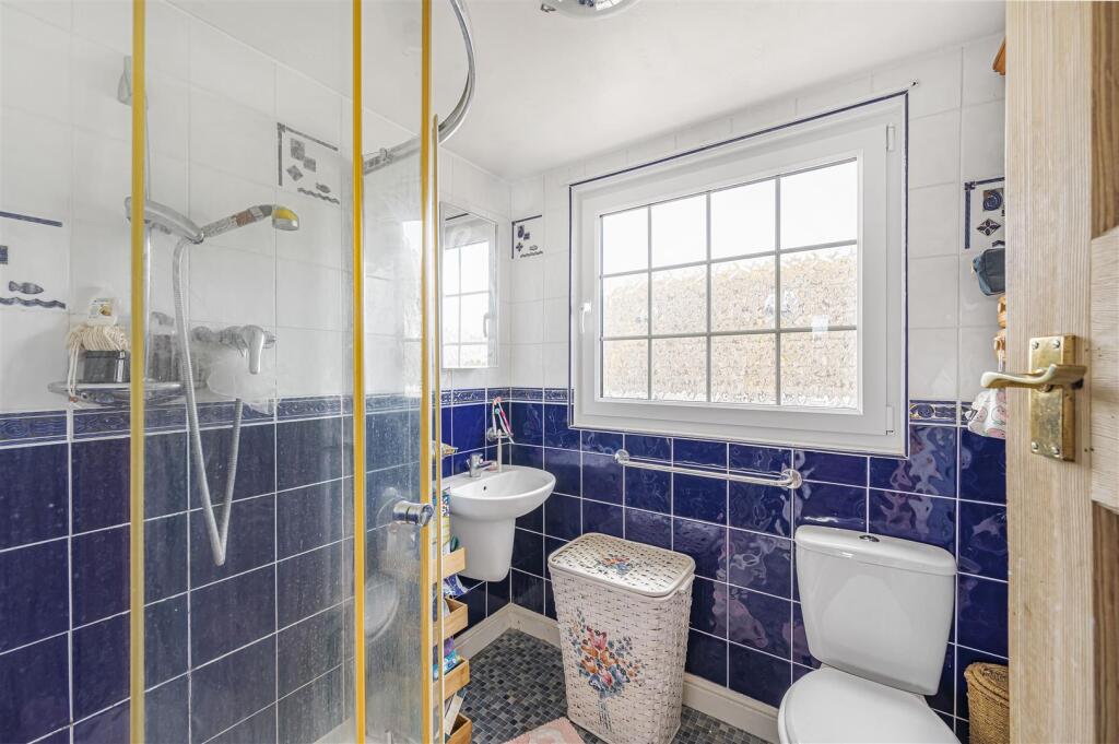 Ensuite Shower Room/WC