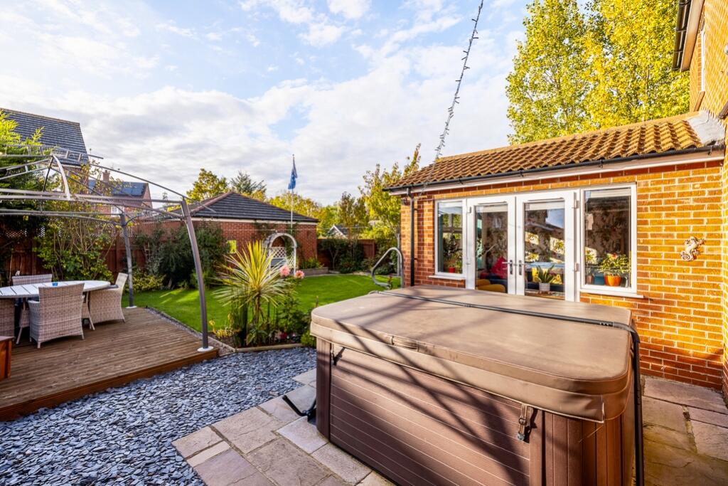 66 Sir Isaac Newton Drive (Wyberton)-10