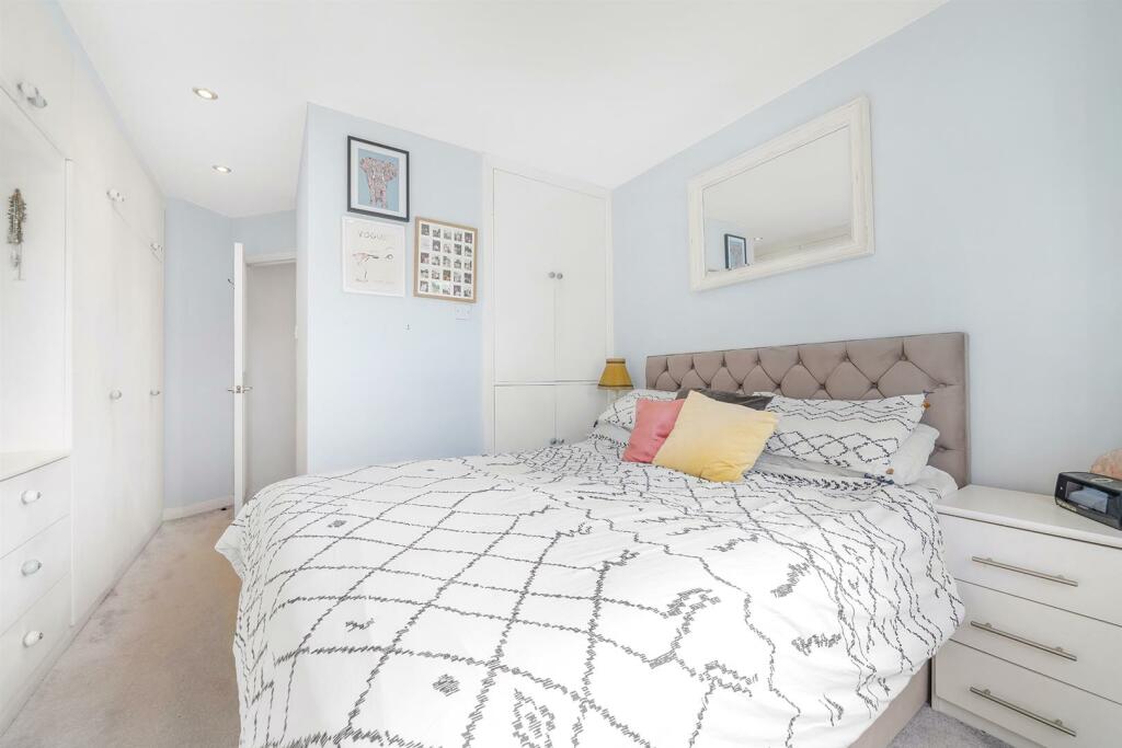 Bedroom 1 (2).jpg