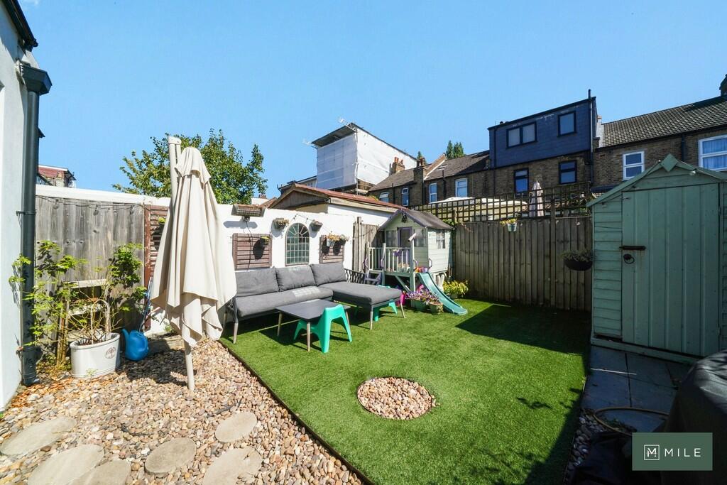 53 Yewfield Road ...