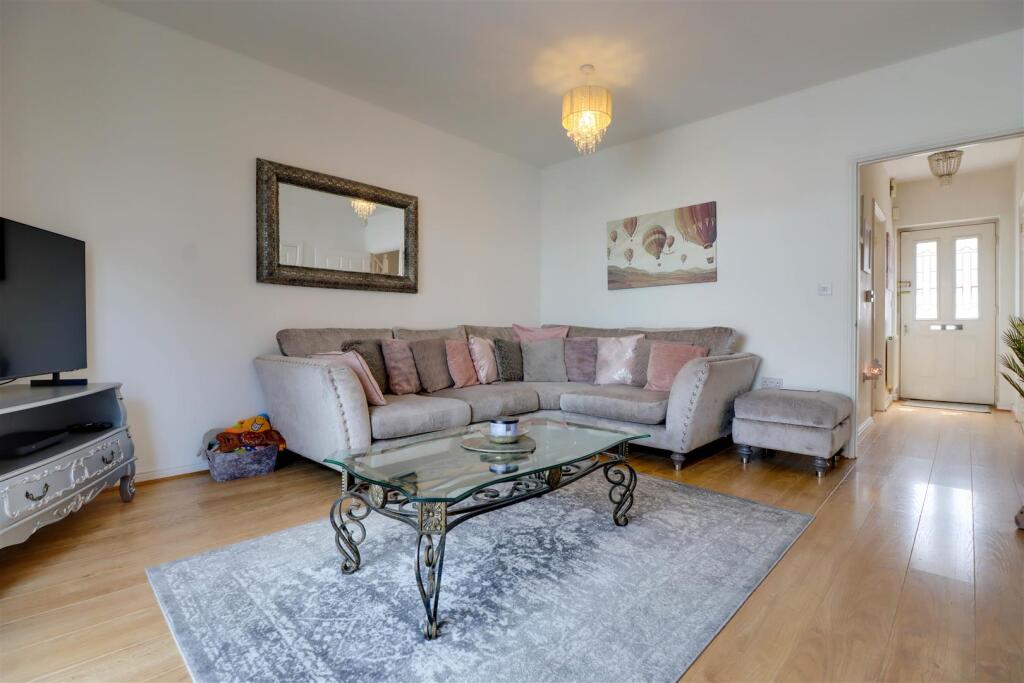 9 SMOLLETT PLACE-4.jpg