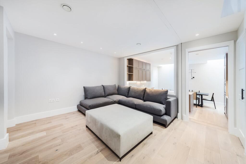 71 Cadogan Lane  (8)