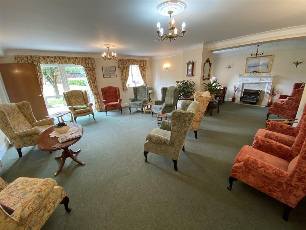 COMMUNAL LOUNGE.jpeg