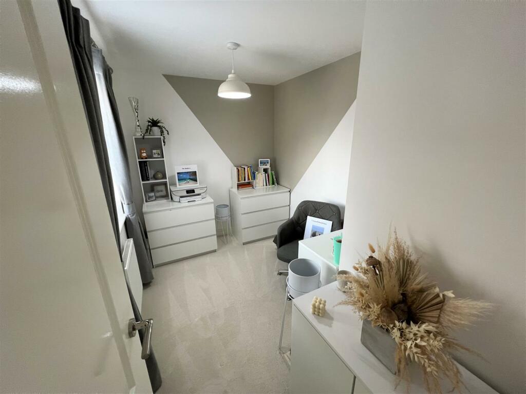 Bedroom 4.JPG