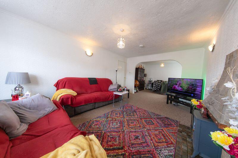 Lounge &amp; dining room