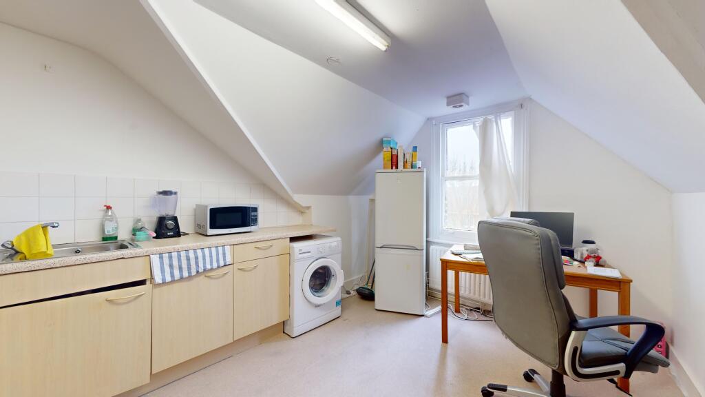 57 Larkfield Road, Richmond, Surrey, TW9 2PG