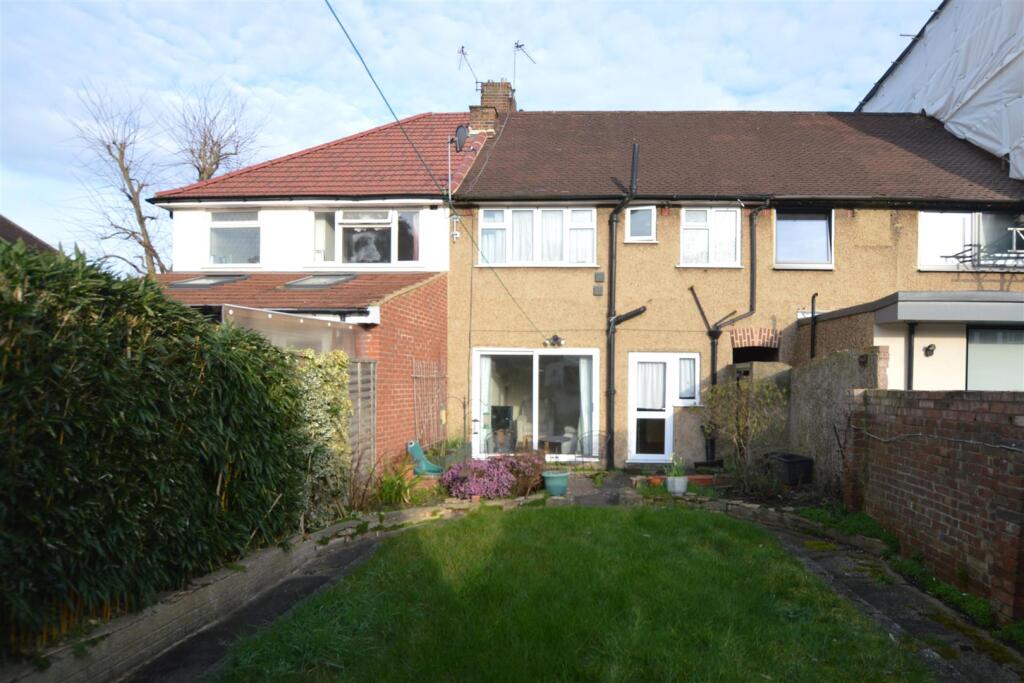 191 Whitton Dene rear.JPG