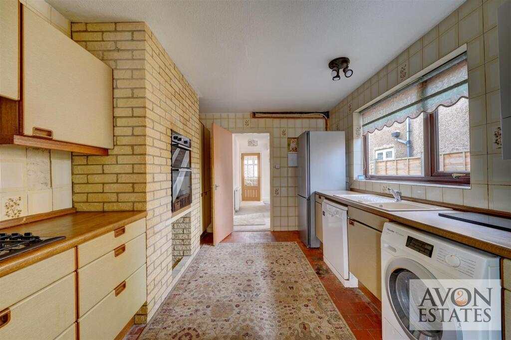 19 Collinsfield Kitchen 2.jpg