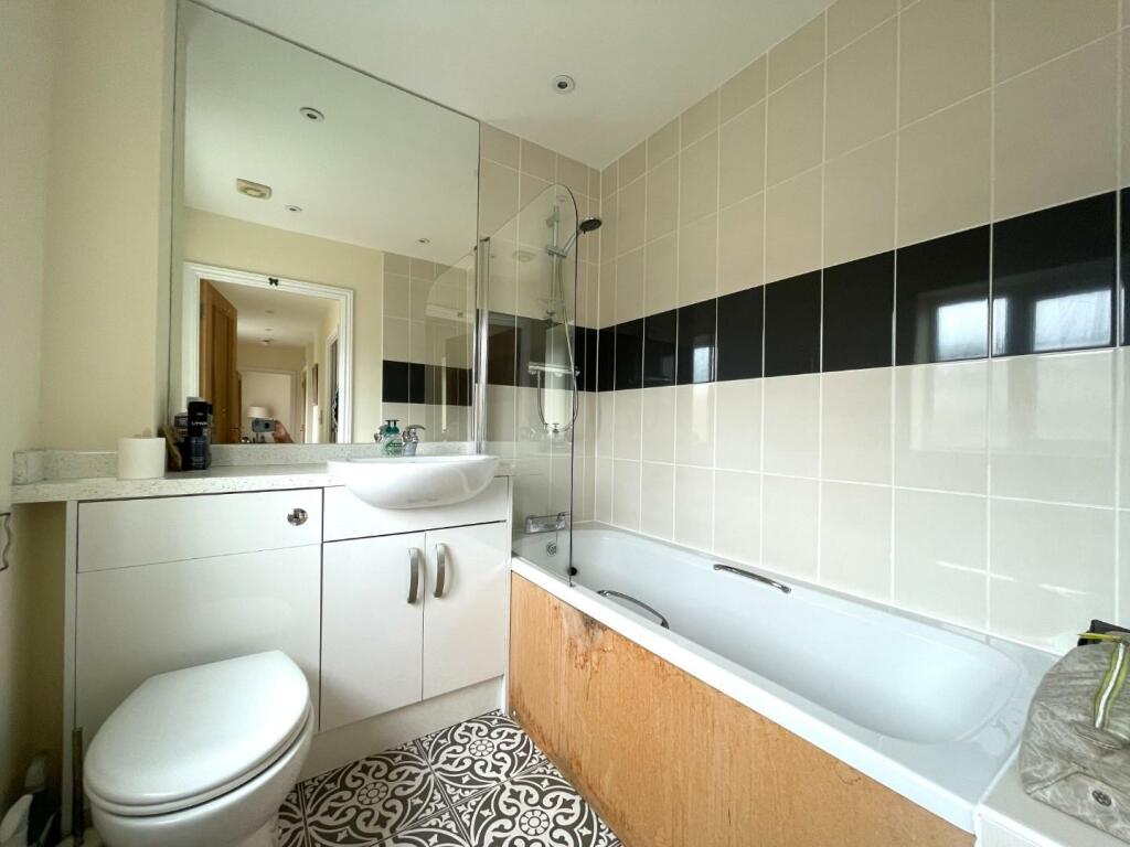 Bathroom.JPG