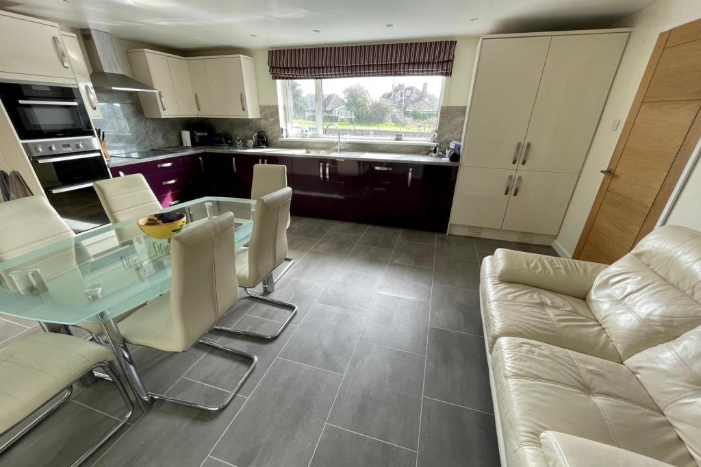 5- Kitchen