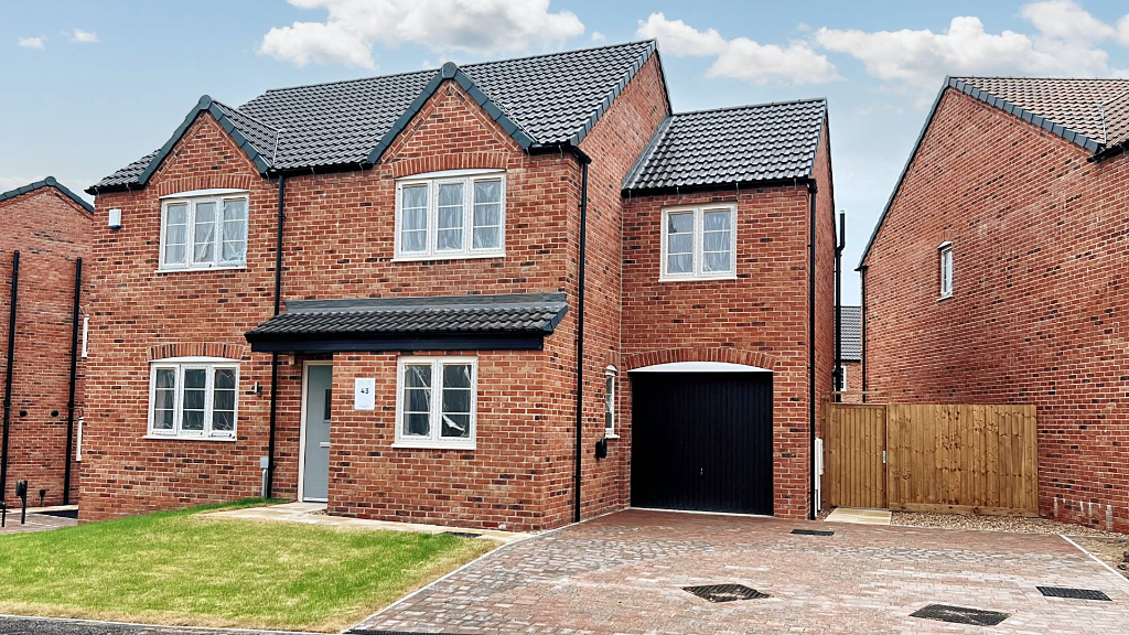Lovely 5 Bed Home