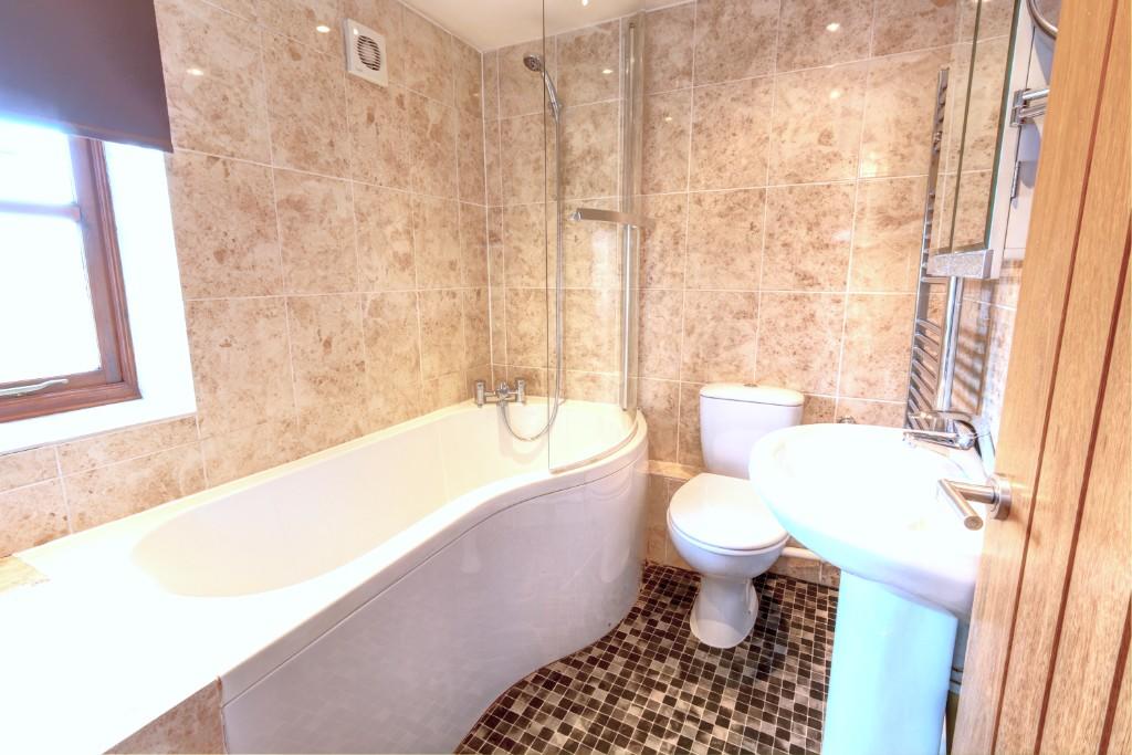 Bedroom 1 - En-suite