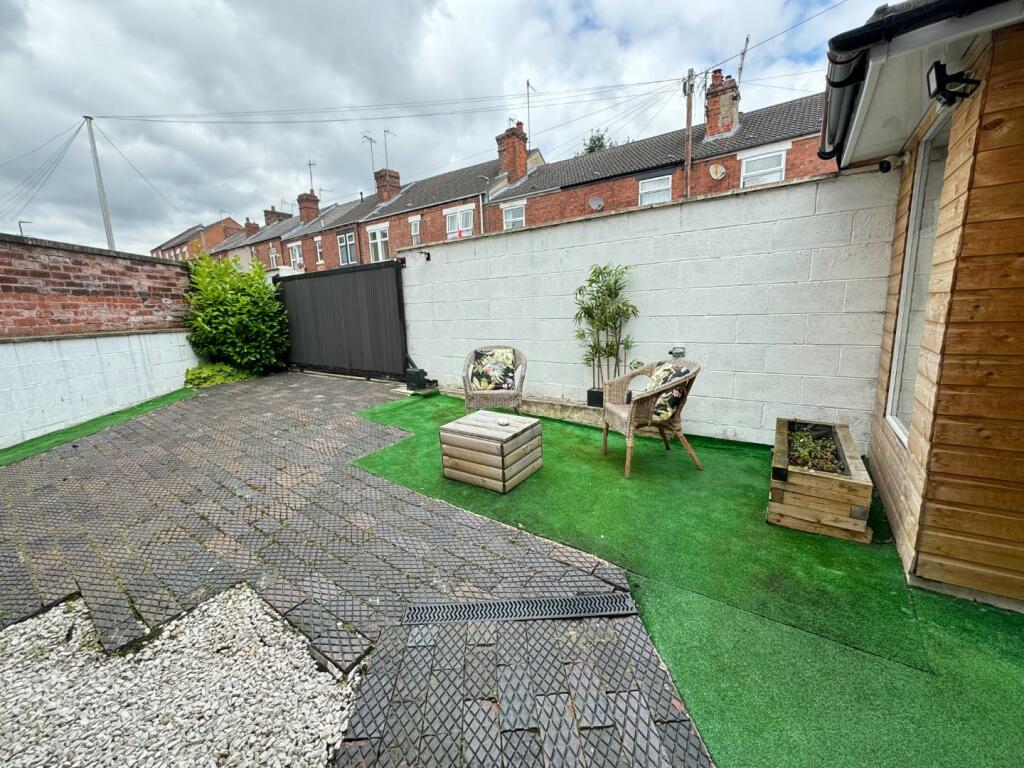 rear parking &amp; seating area.jpg