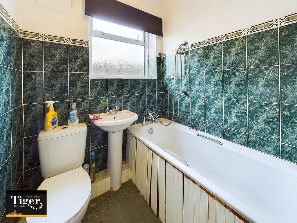 CAM02176G0-PR0458...