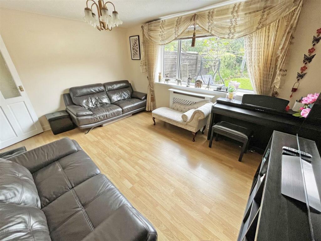 Lounge Aspect 2.jpg
